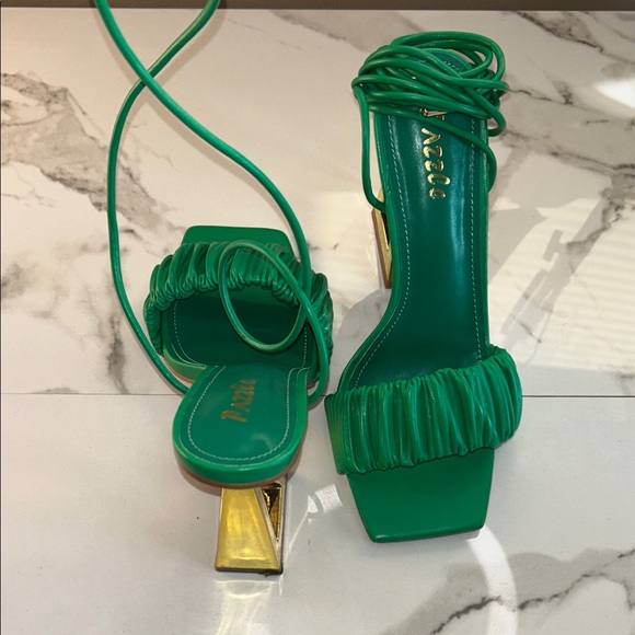 Emerald Green Strappy Heels with Gold Accents - Picture 6 of 8